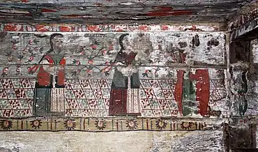 Tindă, fetele înțelepte în costume populare