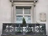 Balcon de fontă decorat cu meandre, în Paris