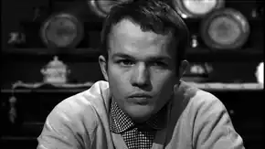 Lou Castel într-o  scenă din film