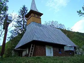 Latura de sud a bisericii