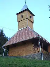 Latura de vest a bisericii