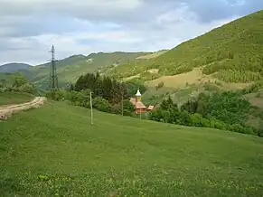 Biserica văzută de departe