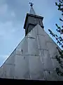 Acoperişul şi turnul bisericii
