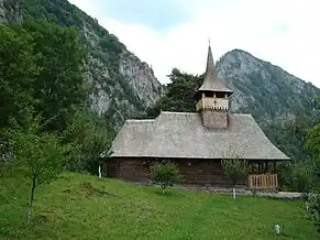 Biserica de lemn „Sfânta Cuvioasă Paraschiva”
