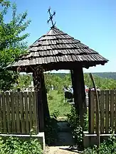 Portița de intrare în cimitir