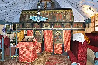 Biserica de lemn „Sfinții Arhangheli” din Fânațele Silivașului (interiorul)