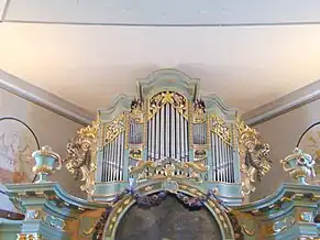 Orga bisericii, construită de frații Rieger în 1907, reparată integral în 2014 de Bors László din Tușnad