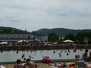 Bazinul cu apă sărată de la Sărata Monteoru