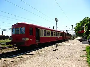 Automotor pe linia 20 a gării Buzău pregătit de plecare spre Nehoiașu