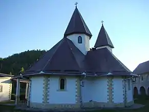 Biserica de lemn a mănăstirii