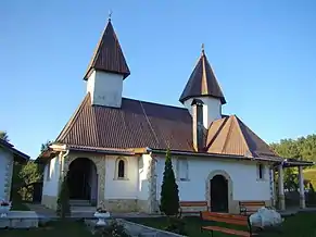 Biserica de lemn a mănăstirii
