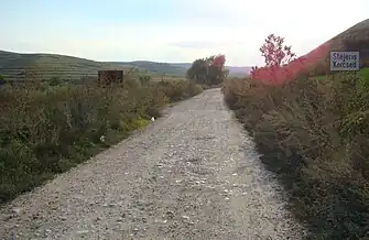 Intrarea în satul Stejeriș