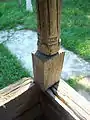 Capăt de stâlp la pridvor