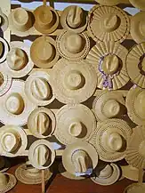 Muzeul pălăriilor de paie din Crișeni