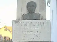 Monumentul ridicat în memoria lui Nicolae Vlăduțiu (detaliu)