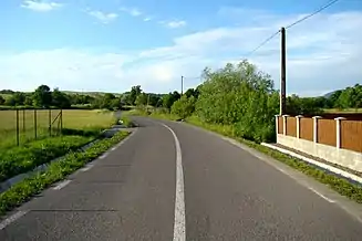 Drumul comunal spre satul Călugăreni