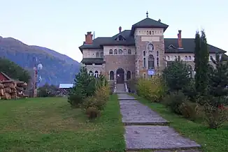 Muzeul de artă Iulia Hălăucescu