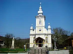 Biserica greco-catolică din Căpâlna, sfințită în 1930, retrocedată în 1999