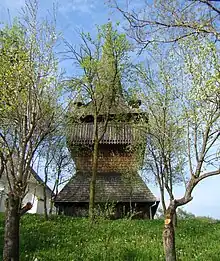 Clopotnița de lemn a bisericii reformate (monument istoric)