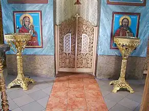 Uși și icoane împărătești