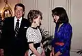 Nancy și Ronald Reagan împreună cu Jacqueline Kennedy în 1985
