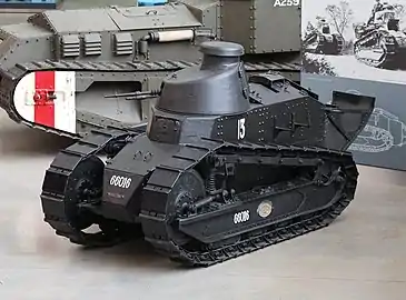Tanc Renault FT-17.