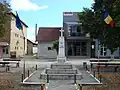 Monumentul eroilor din cele două războaie mondiale