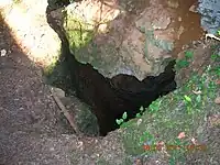 Intrarea în Peştera de la Scaunul Rotund