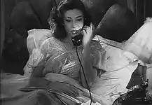 Scenă din film cu personajul Marina Mari, interpretată de Maria Michi