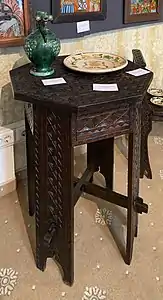 Măsuță de cafea, designer necunoscut, începutul secolului XX, lemn