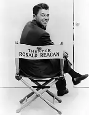 c. 1960. Găzduind General Electric Theater⁠(d)