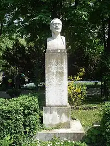 Bustul lui Duiliu ZamfirescuSculptor: Alexandru Călinescu