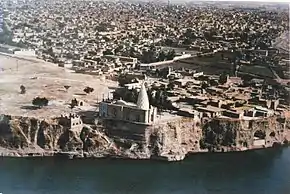 Rudband Shrine and the City along the Dez River
