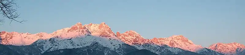 Peisaj cu panorama platoului