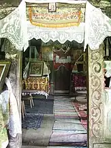 Portalul naosului. Vedere din pronaos.