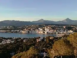 Vedere panoramică asupra centrului populat din Santa Ponsa, Mallorca