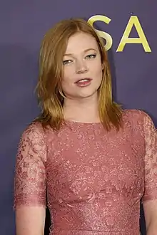 Sarah Snook în rolul Siobhan Roy.