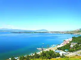 Plaja din orășelul Sevan