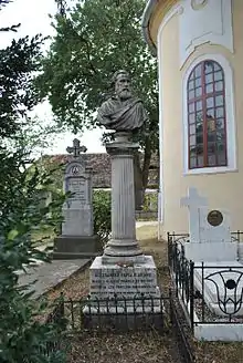 Mormântul lui Alexandru Vaida-Voevod, lângă mormântul lui Alexandru Papiu-Ilarian,Biserica dintre Brazi din Sibiu