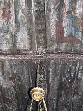 Intersecţia dintre grinda centrală şi arc-dublou