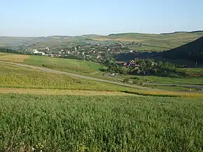 Panorama satului, vedere est - vest