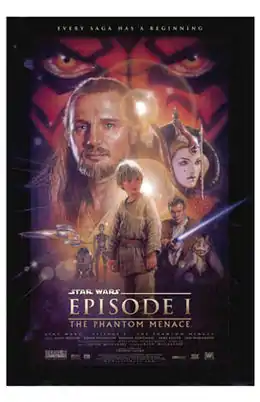 În afișul filmului apar diferite personaje, înconjurate de un chenar negru pe care scrie sus „Fiecare saga are un început”. În fundal, este o imagine de aproape a unei fețe cu ochi galbeni și cu tatuaje roșu-negre. Sub ochi se află un om bărbos cu păr lung, o tânără fată cu fața machiată în alb, nave spațiale, un robot mic și unul cilindric aflați sub fața omului bărbos, un băiețel în haine gri, un băiat cu o haină maronie și sabie laser, o creatură extraterestră cu urechi lungi. În josul afișului este scris titlul filmului "Star Wars Episode I: The Phantom Menace" și echipa de producție.