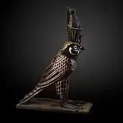 Statuie cu Horus ca șoim (Muzeul Luvru)