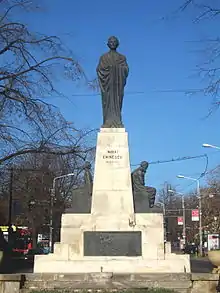 Statuia lui Mihai Eminescu din Iași