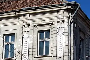 Detaliu arhitectural cu atlanți