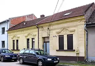 Memorandului nr.&nbsp;40: stil baroc provincial cu decorațiuni Art Nouveau