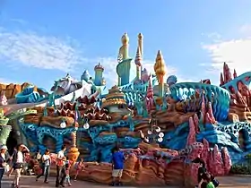 4 septembrie: Se deschide parcul Tokyo DisneySea