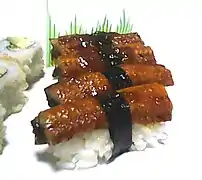 Unagi (anghilă de apă dulce prăjită cu teriyaki) sushi (鰻寿司)