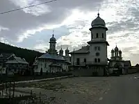 Intrarea în Mănăstirea Sfânta Treime (stil vechi) din satul Cucova