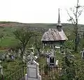 Biserica de lemn în cimitir